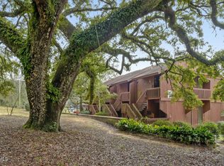 230 Lakeside Villa #E, Diamondhead, MS 39525