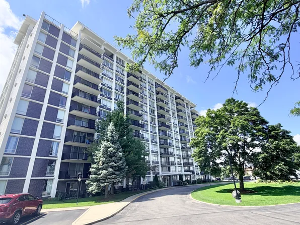 8801 W Golf Rd APT 10B, Niles, IL 60714