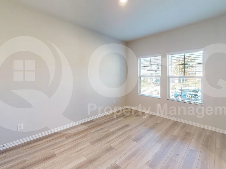 1508 Lannon Ln — Photo 8