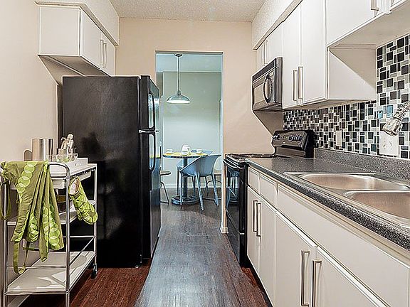 2nd image of 6805 Wood Hollow Dr #1-256R