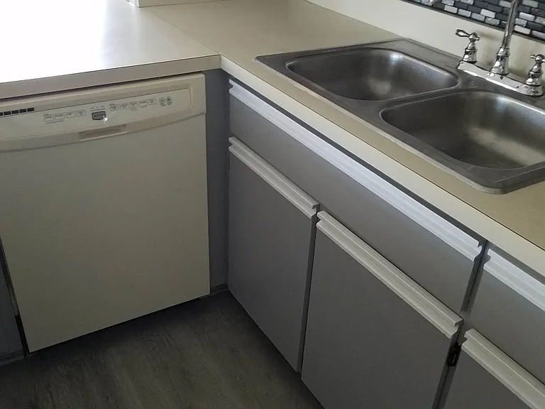 817 Premier Dr — Photo 7