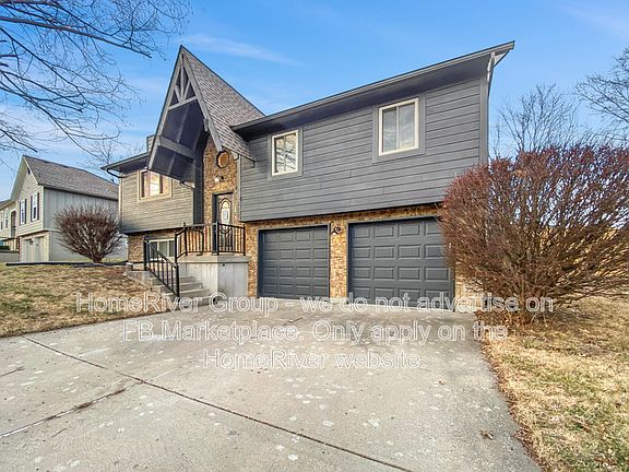 2nd image of 2112 SE 3rd St