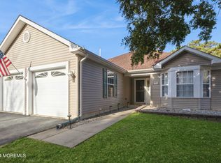 21 Meadows Ln, Whiting, NJ 08759