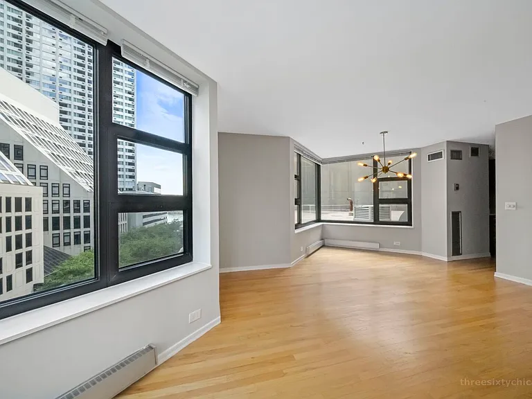 401 E Ontario St #409 — Photo 8