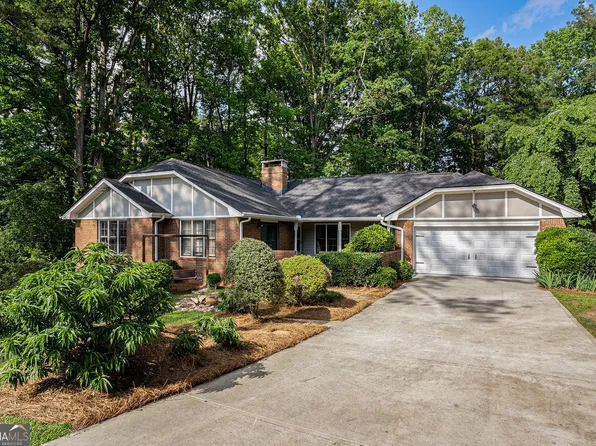 801 Sugar Creek Trl SE, Conyers, GA 30094
