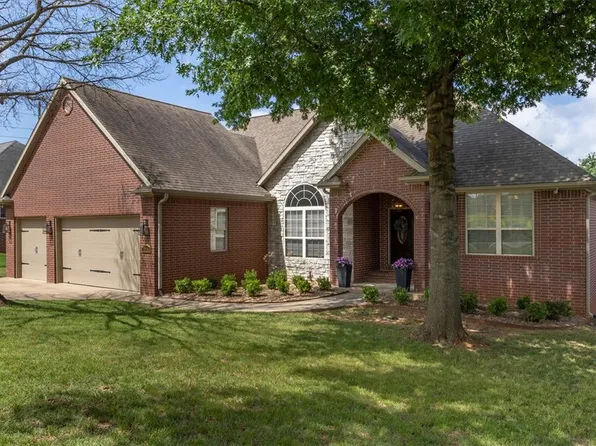 2023 N Bridgeport Dr, Fayetteville, AR 72704