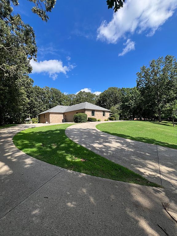 1738 Hawthorn Pl - Property Image