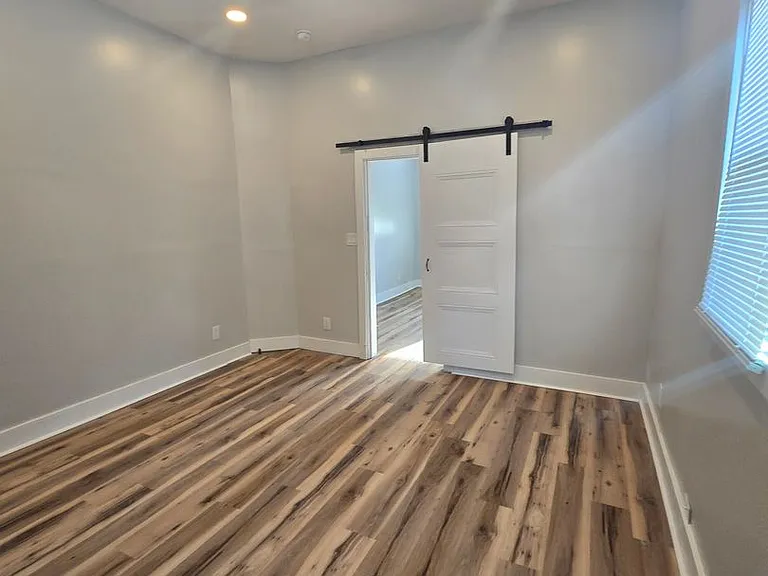 767 N Belleview Pl — Photo 3