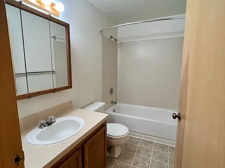 1393 Bradley Lane — Photo 8