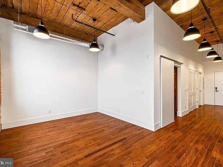 1801 N Howard St #201 — Photo 22