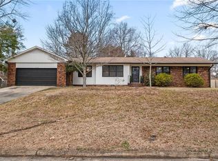 4109 Oak Hollow Dr, High Point, NC 27265