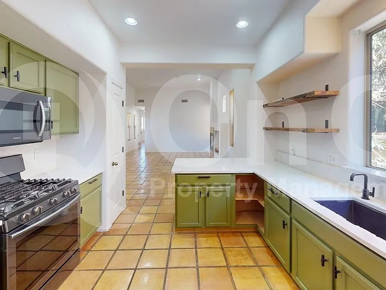 461 S Magnolia Ave — Photo 9