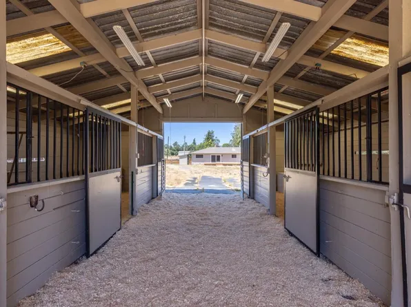 5225 Volkerts Road, Sebastopol, CA 95472