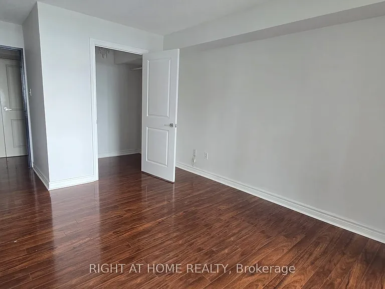 550 Webb Dr #914 — Photo 31