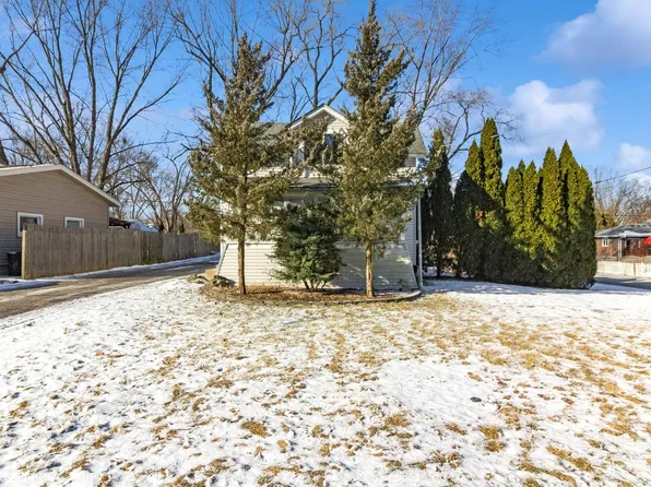 1045 Elliott Ave, Aurora, IL 60505