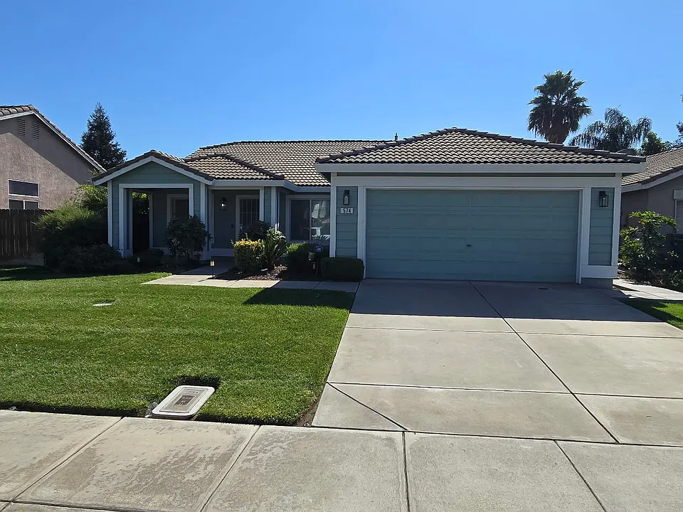 574 Lawrence Ct