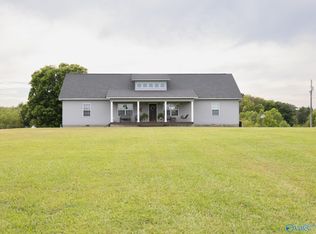 50 London Village Dr, Albertville, AL 35951