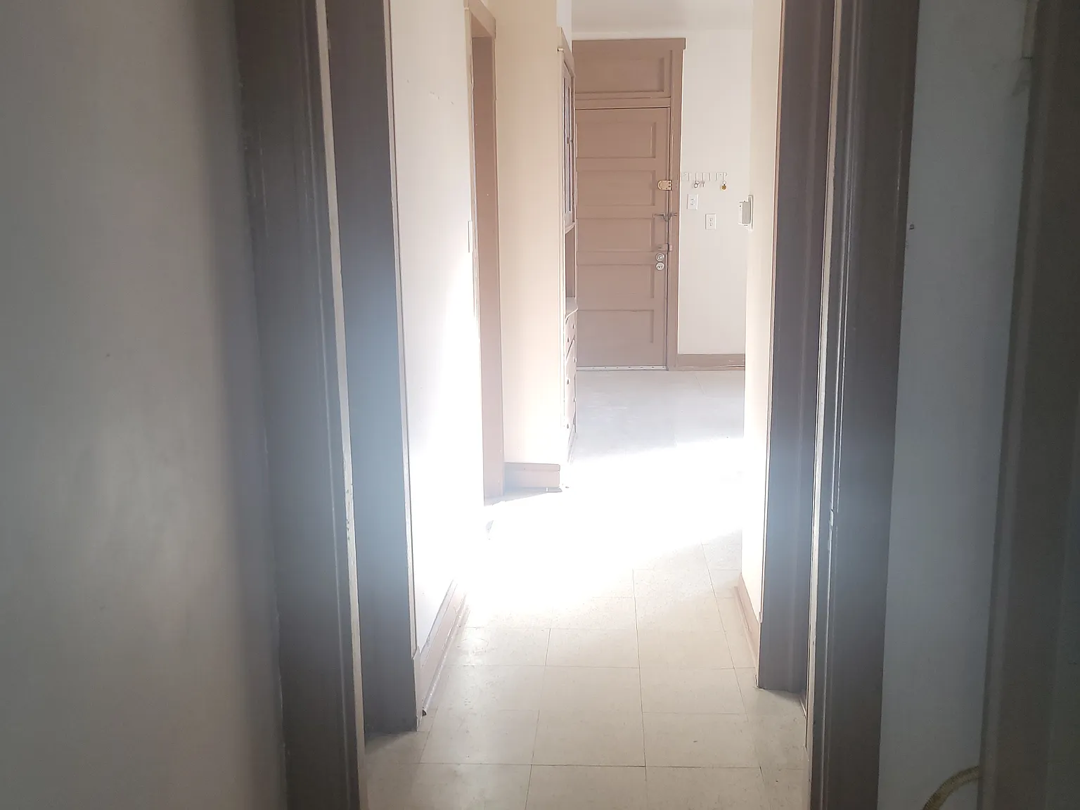 3 bed, 950 sqft, $1,350 — Photo 3