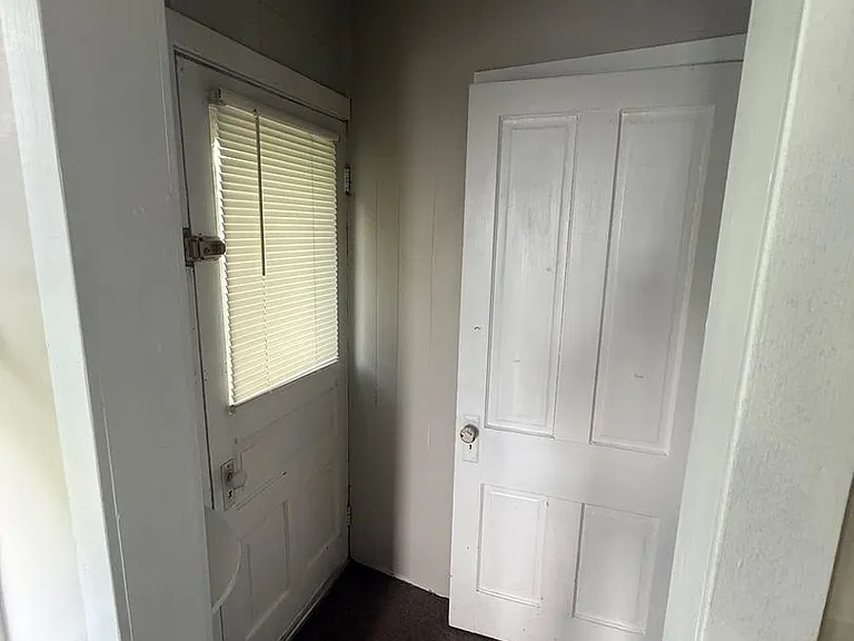523 Center St — Photo 7