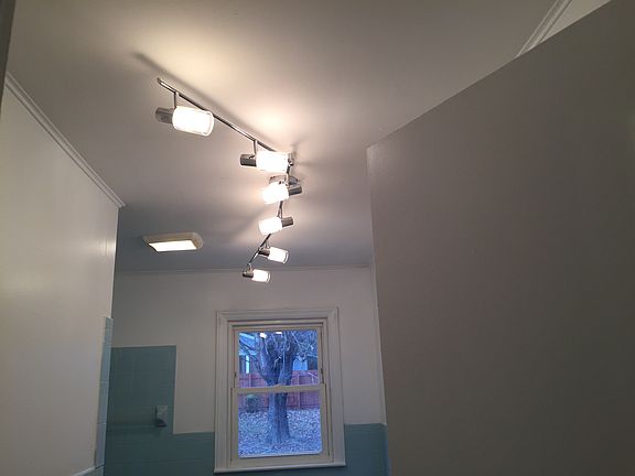 5th image of 803 3rd Ave W