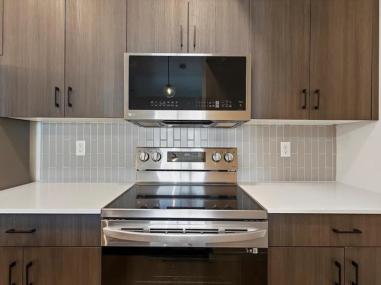 Hawk's Landing Apartments — Photo 76