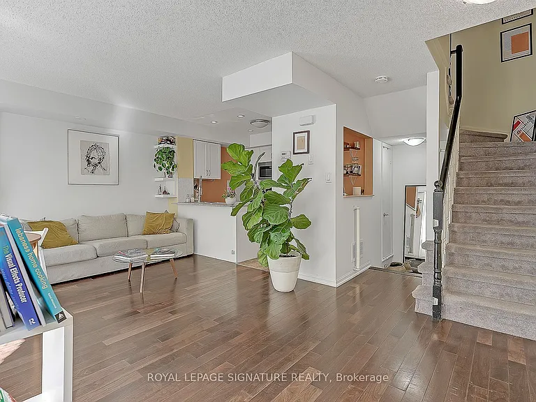 28 Laidlaw St #1612 — Photo 1