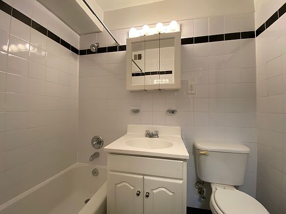 5th image of 305 E 86th St APT 6CW