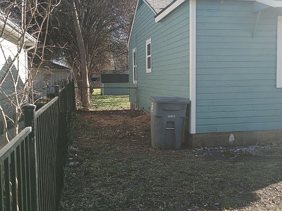 3rd image of 3220 Casino Dr