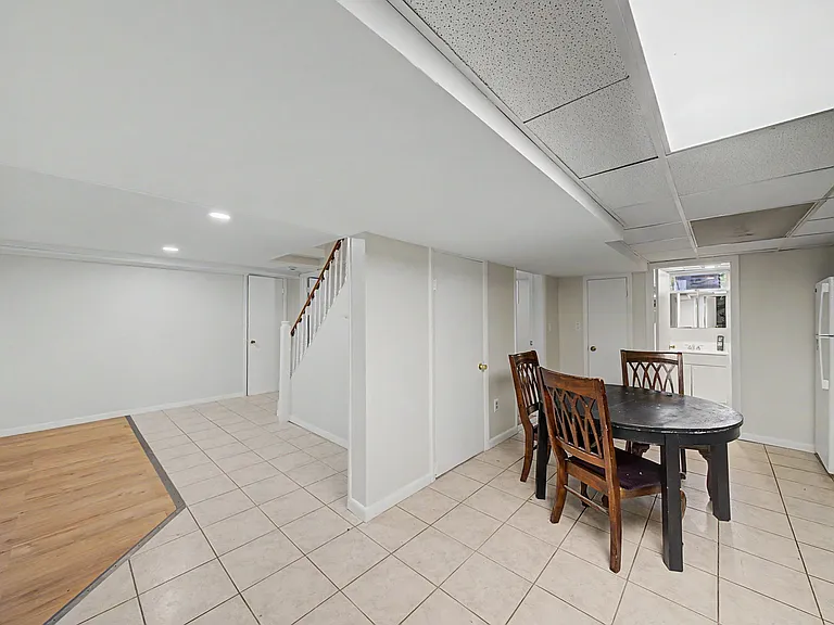 35-10 Lindsay Rd — Photo 30