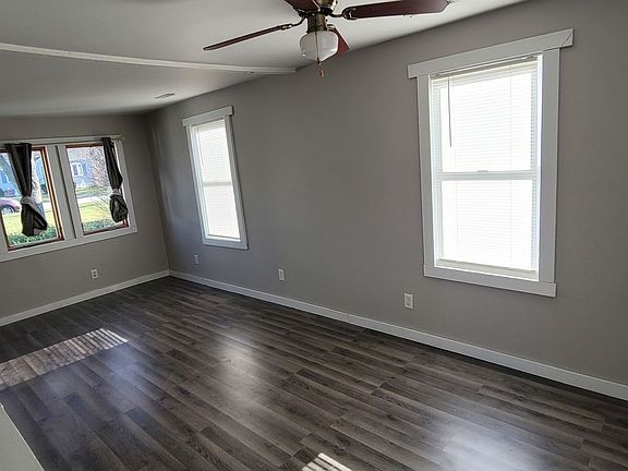 4th image of 223 S Blaine Ave