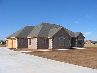 2nd image of 1213 Wisteria Ln