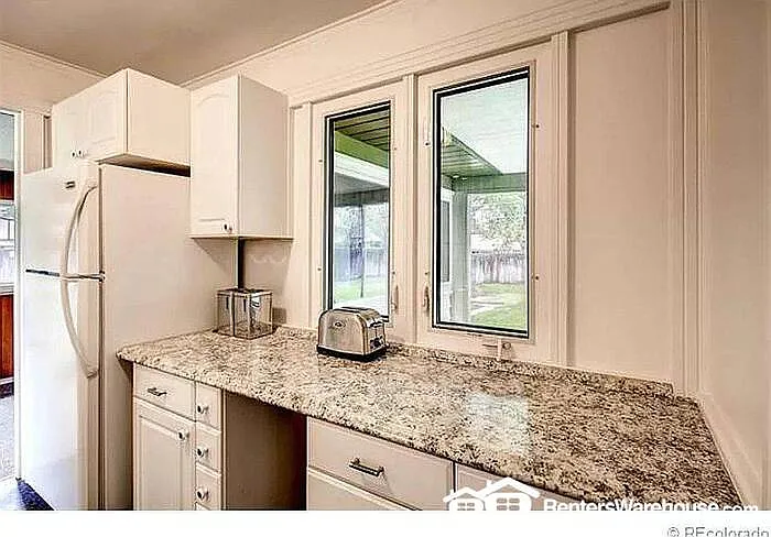 3030 S Bellaire St — Photo 12