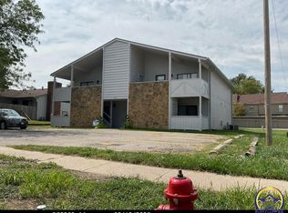 3407 SW Burnett Rd, Topeka, KS 66614