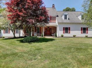8 Creekwood Dr, Lancaster, PA 17602