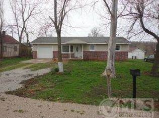 241 N 3rd St, Verona, MO 65769