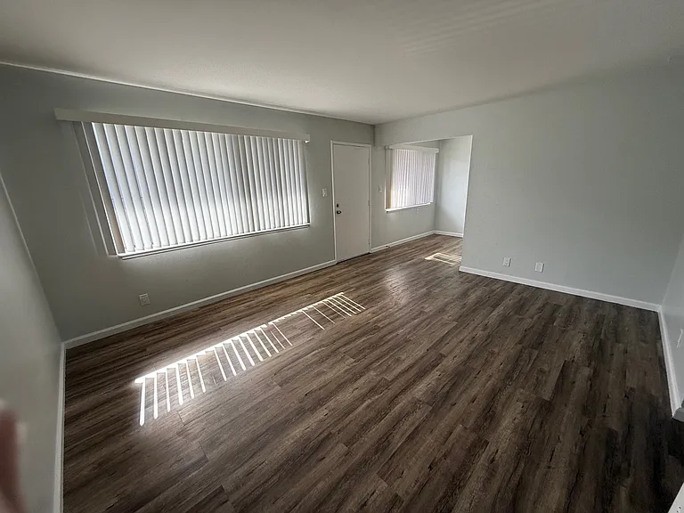155 Monroe St #3 — Photo 2
