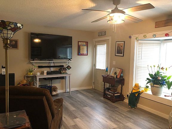3rd image of 144 Hideaway Dr
