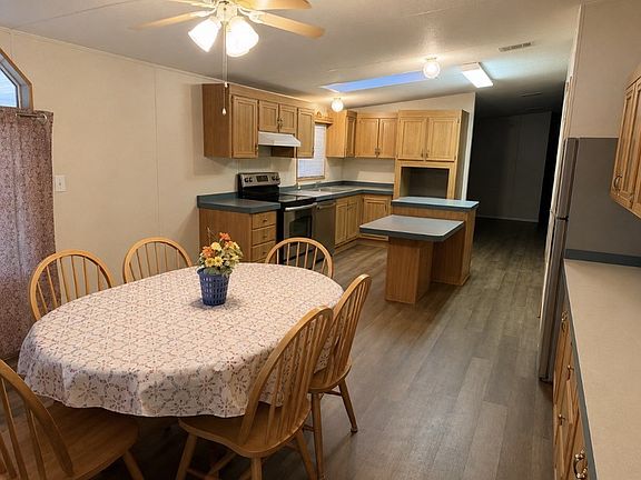 3rd image of 794 NE 521st St