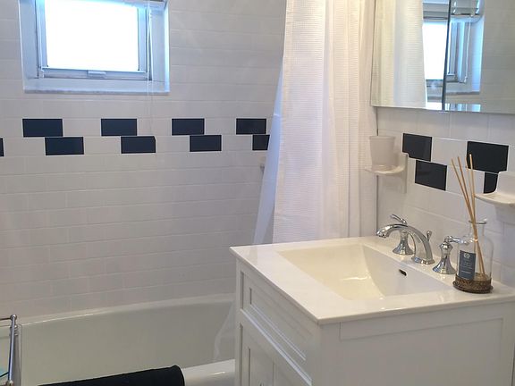 2nd image of 401 E 81st St APT 16D