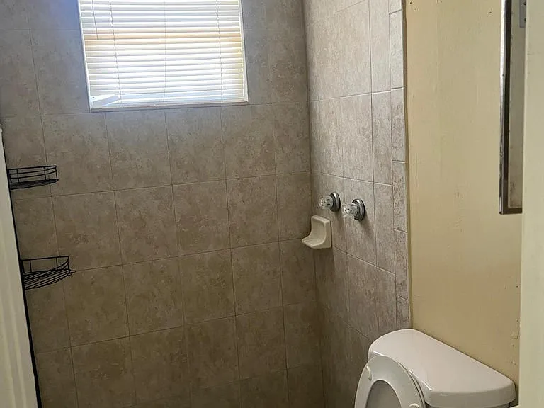 4721 NE 18th Ave — Photo 3