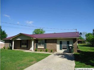 529 Half Section Line Rd, Albertville, AL 35950