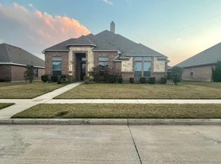 408 Valley Ridge Dr, Red Oak, TX 75154