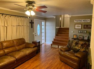 2210 S 13th St, Chickasha, OK 73018