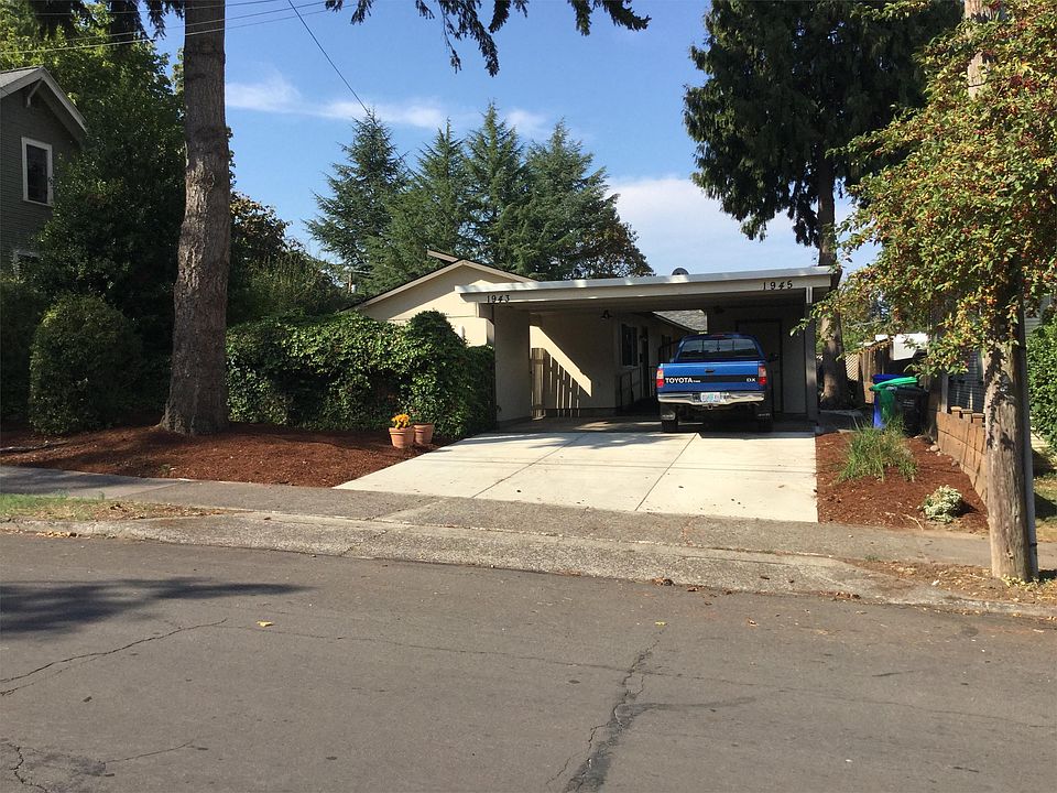 1st image of 1943-1945 SE Umatilla St