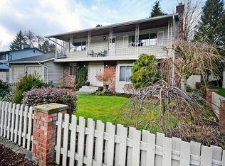 19009 34th Ave NE, Lake Forest Park, WA 98155
