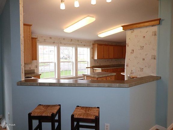 3rd image of 175 Ashley Ln