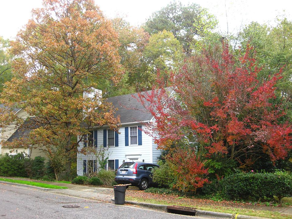 1st image of 216 Oxford Hills Dr