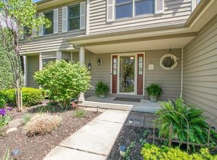 2551 Doncaster Dr, Aurora, IL 60504