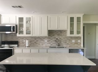 809 Woodland Hills Dr, Marble Falls, TX 78654