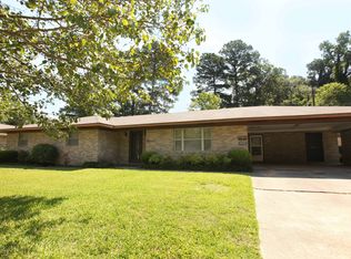 1303 Crestwood Dr, El Dorado, AR 71730